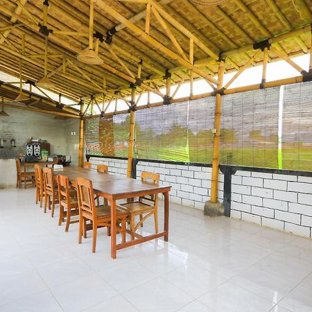 Spot On 2431 Azizah Homestay Banyuwangi  Exterior foto