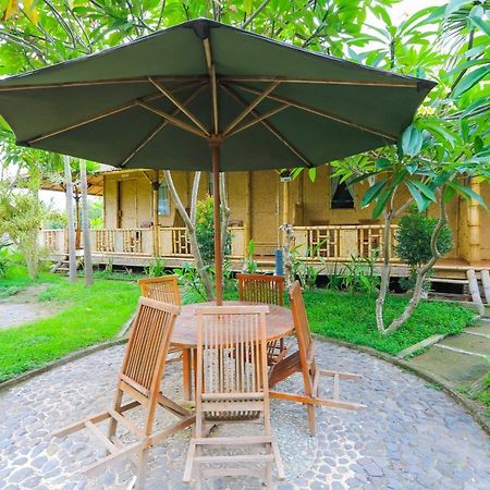 Spot On 2431 Azizah Homestay Banyuwangi  Exterior foto