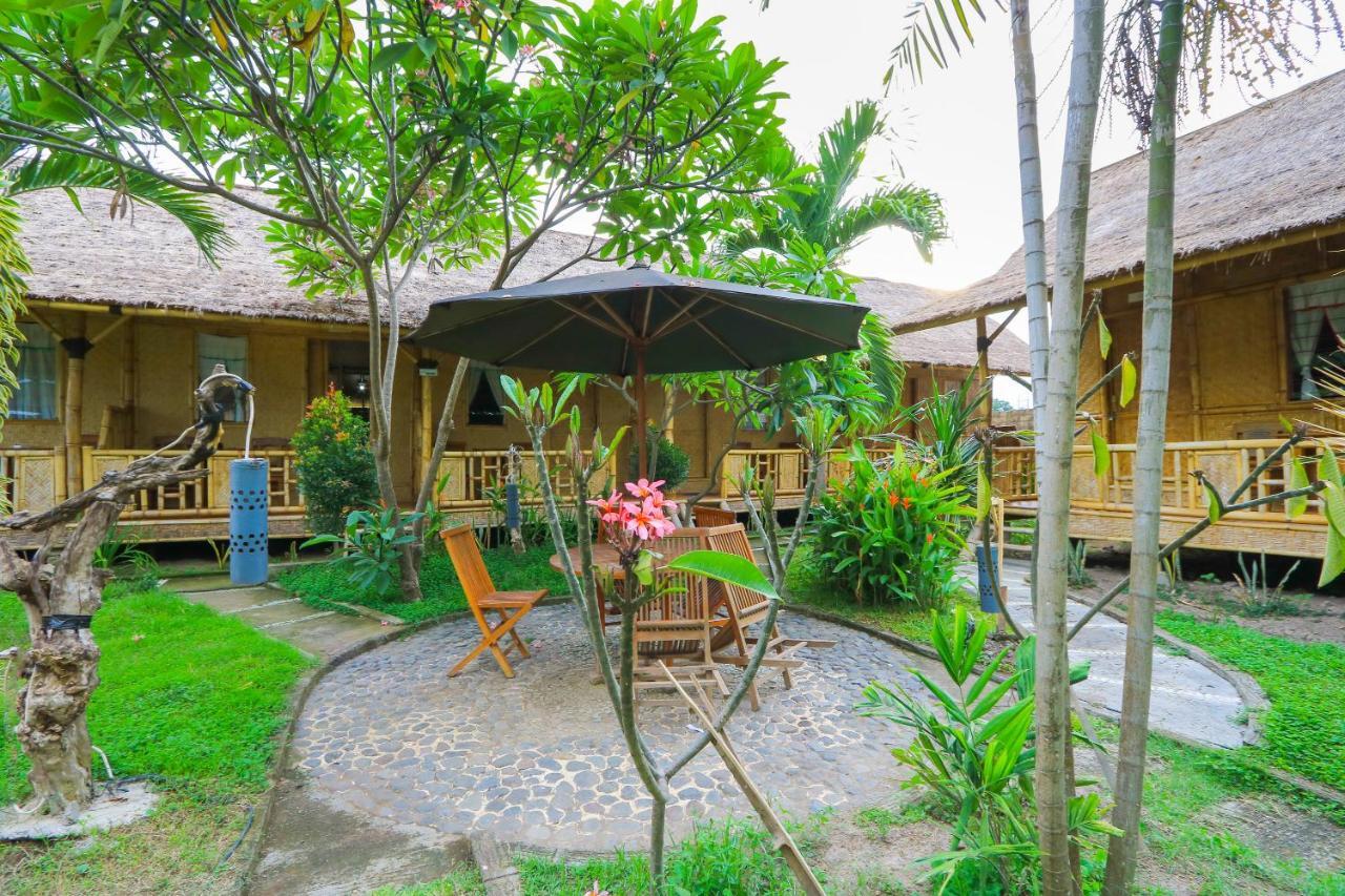 Spot On 2431 Azizah Homestay Banyuwangi  Exterior foto