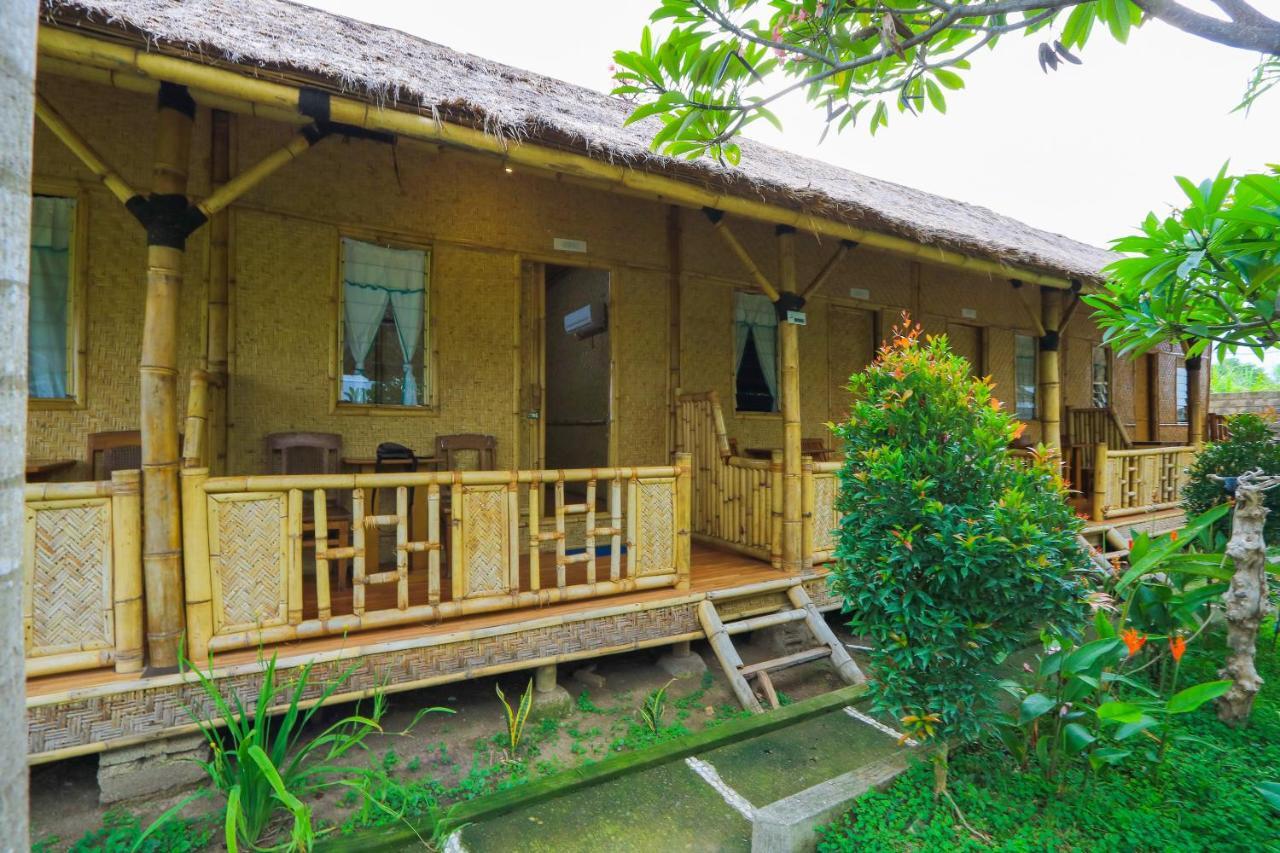 Spot On 2431 Azizah Homestay Banyuwangi  Exterior foto