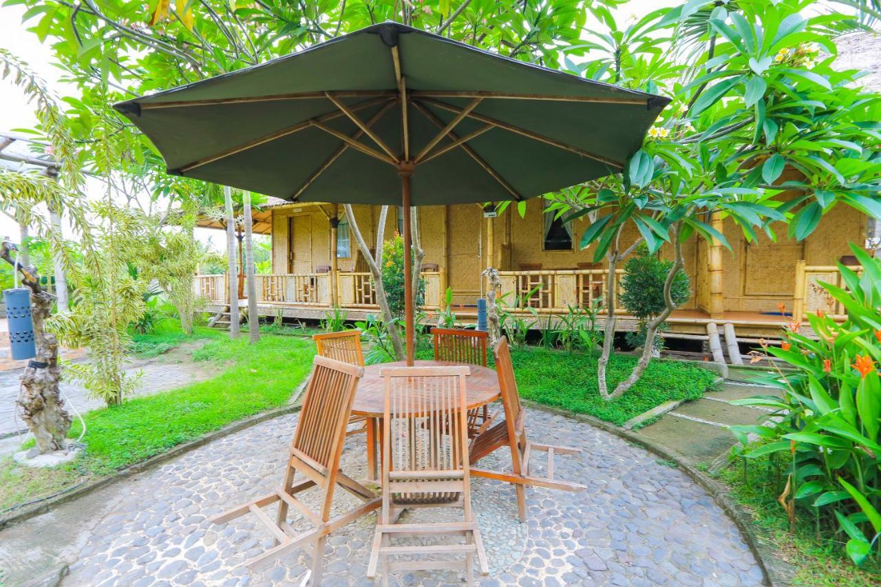 Spot On 2431 Azizah Homestay Banyuwangi  Exterior foto