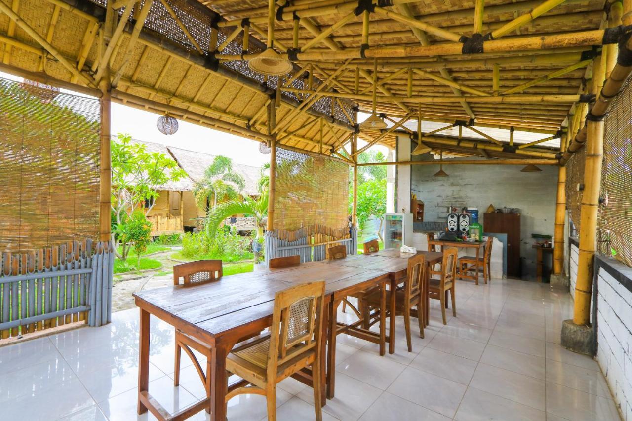 Spot On 2431 Azizah Homestay Banyuwangi  Exterior foto