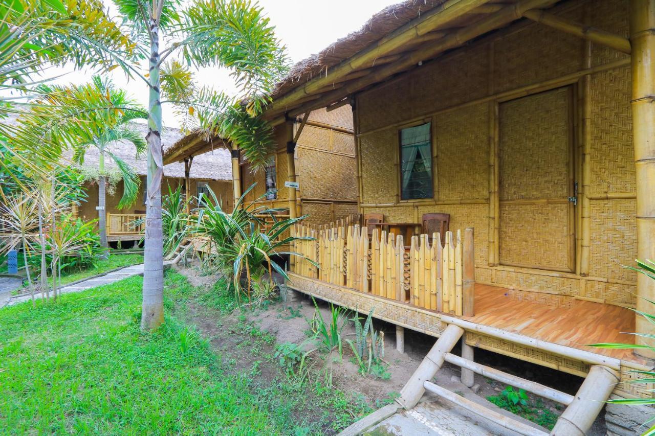 Spot On 2431 Azizah Homestay Banyuwangi  Exterior foto